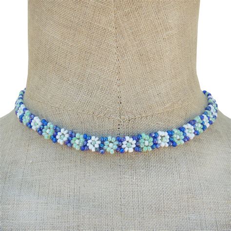 Collier En Perles De Rocaille Motif Fleurs Vert Blanc Bleu Ras De Cou