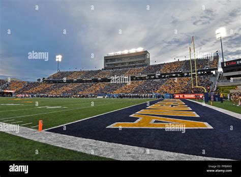 West virginia football 2018 hi-res stock photography and images - Alamy