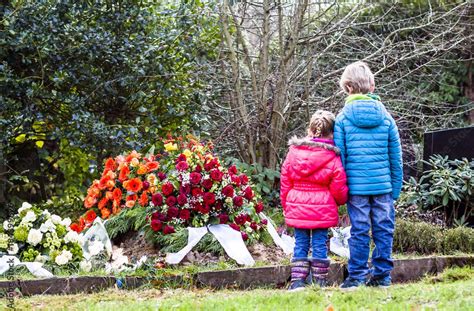 Trauer bei Kindern Wie Eltern ihren Kindern den Tod erklären können