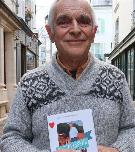 Loches la treizième édition du marché de Noël du livre se tient le