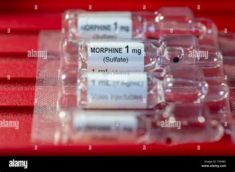 Close Up De Sulfato De Morfina Mg Ml Vial Fotograf A De Stock Alamy