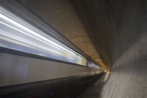 La galleria di base del Gottardo riaprirà solo il 15 agosto SWI