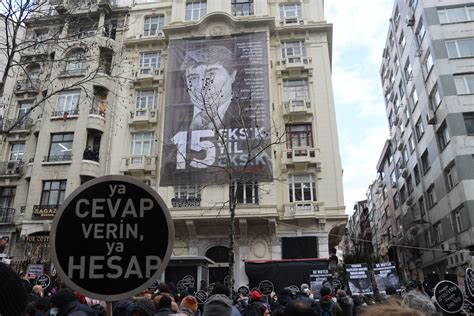 Hrant Dink katledilişinin 15 inci yılında vurulduğu yerde anıldı VİDEO