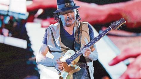 Carlos Santana cumple 77 años 10 datos clave sobre el legendario