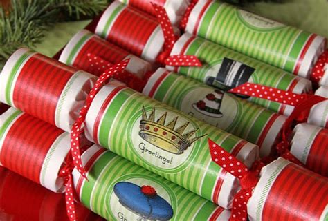 Items similar to Christmas Party Crackers - Holiday Hats - traditional ...