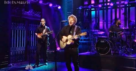 Chatter Busy: Ed Sheeran Performs "Sing" On "Saturday Night Live" (VIDEO)