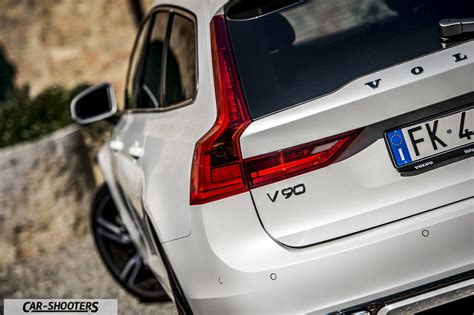 Volvo V90 T8 R-Design: dottor Jekyll & Mr Hide - Review