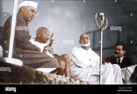 Mahatma Gandhi Jawaharlal Nehru Fotos Und Bildmaterial In Hoher