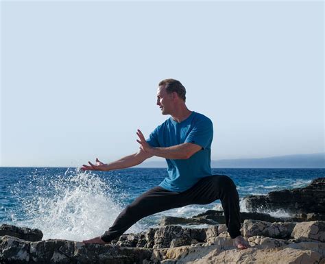 Continue Your Qi Gong Practice With Lee Holden S Online Qi Gong Classes