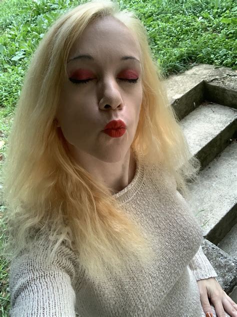 Moi Tout Simplement Nude Pics Xhamster