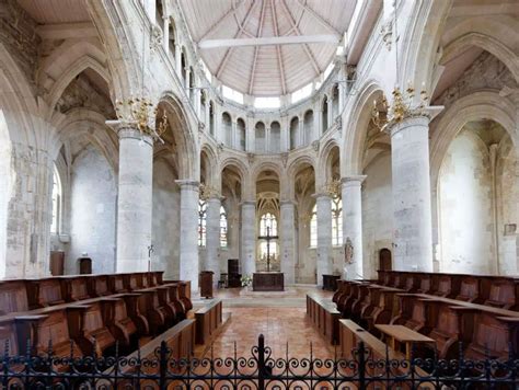 Église Abbaye Notre Dame Du Pré Bénédictines Horaire des messes