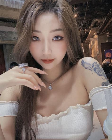 Ultra Hot And Busty Chinese Model Xiujing Ha Porn Pic Gallery The Alpha And Omega Of XXX