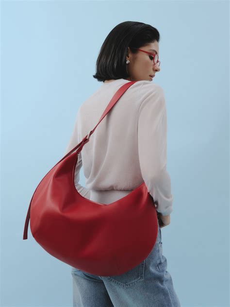 Полукруглая сумка из экокожи на широком ремне :: LICHI - Online fashion ...