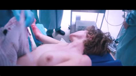 Naked Carla Juri In Feuchtgebiete