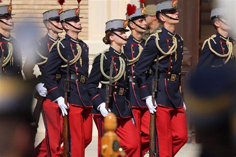 Una Guardia De Honor Y La Banda Municipal Celebrar N La Jura De La