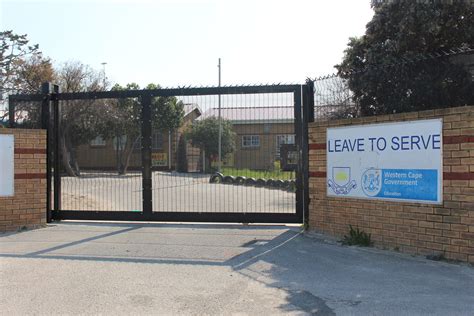 Thousands Of Learners Left Behind By Taxi Strike Elitsha