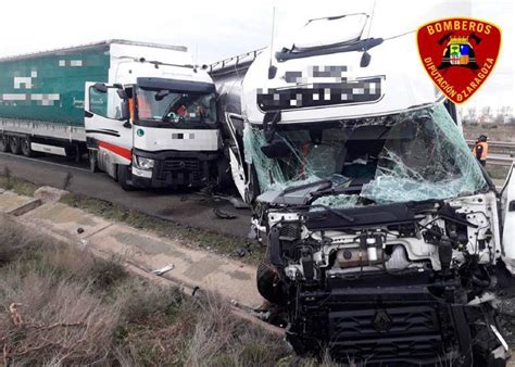 Heridas Tres Personas En Un Accidente Entre Tres Camiones En La A En