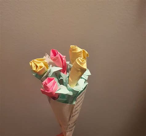 A flower paper origami bouquet Origami Flower Bouquet, Daisy Bouquet ...