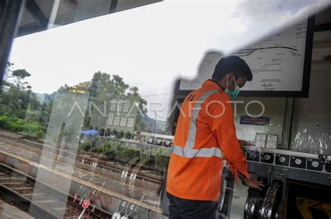 Stasiun Kereta Api Aktif Tertinggi Di Indonesia Antara Foto