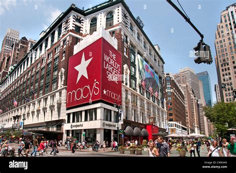 Macys Herald Square Is The Flagship Department Store Hi Res Stock