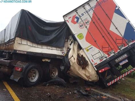 Colisão entre carreta e caminhão termina uma morte