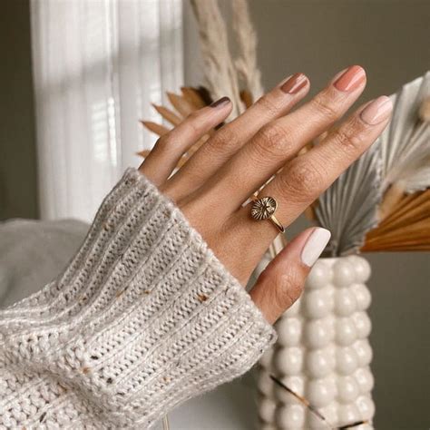 Une Manucure Avec Un D Grad De Nude