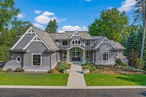 Nantucket Style Lake Living