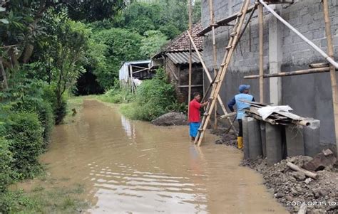 Pintu Waduk Gajah Mungkur Dibuka Warga Sukoharjo Perlu Waspada Banjir