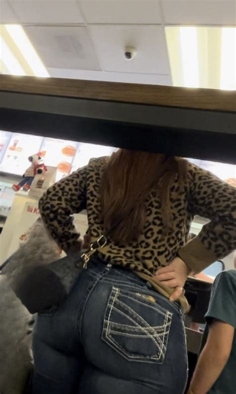TRUE PAWG Leopard Print Milf OC Tight Jeans Forum