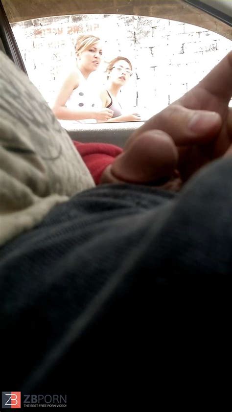 Displaying Exhibicionismo Mostrando El Pene En La Calle ZB Porn