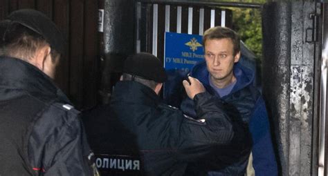 Rusia Opositor Alexéi Navalny es condenado a 20 días de prisión por