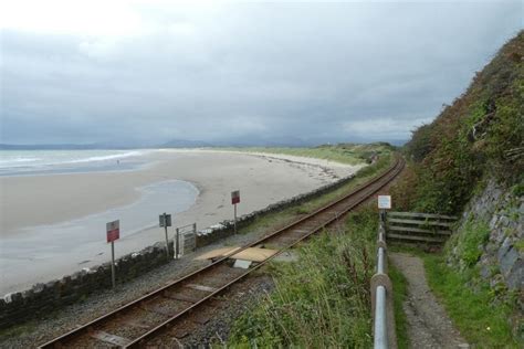 Harlech Cliff Level Crossing Ds Pugh Cc By Sa Geograph Britain