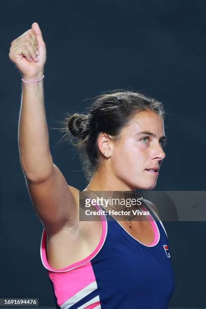 2,611 Emma Navarro Photos & High Res Pictures - Getty Images