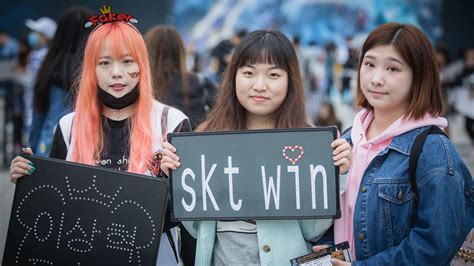 SKT FANS 2017 World Championship Group Stage At Wuhan Spor Flickr