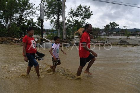 AKIBAT BANJIR BANDANG SENTANI ANTARA Foto