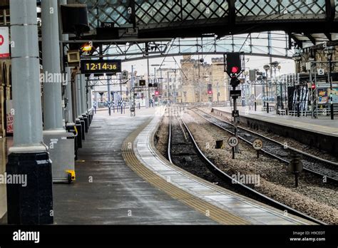 Newcastle train Station, England, Uk Stock Photo - Alamy