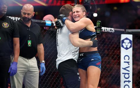 Former UFC champion advises Kayla Harrison against Amanda Nunes fight