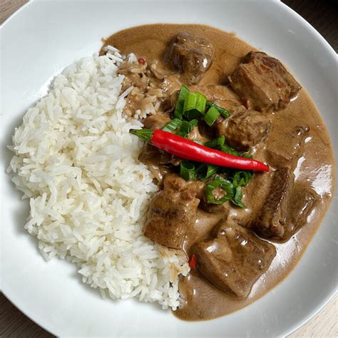 Spicy Filipino Pork Adobo with Coconut Milk (Adobong Baboy Sa Gata) | Droolius