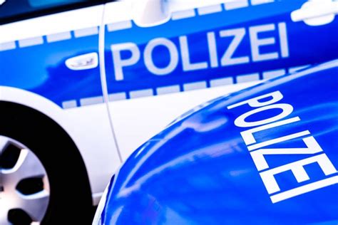 Hanau Mutter 29 und Sohn 6 mit stinkender Flüssigkeit besprüht