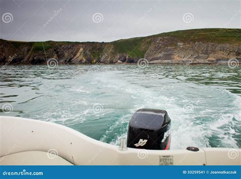 Gua Do Barco Dos Peixes Da Pesca De Cliff Ireland Atlantic Sea Celtic