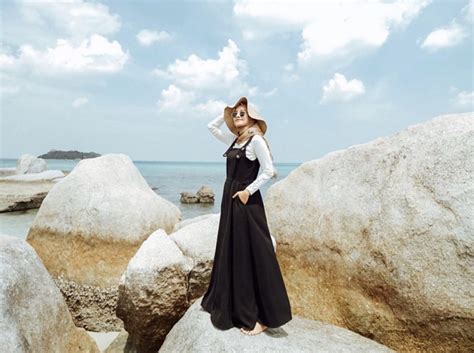 12 Gaya Outfit Ke Pantai Hijab Simple Dan Elegan Yang Cantik Blog