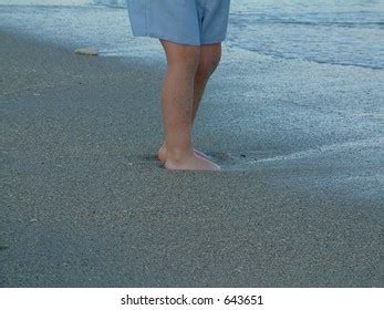 Kids Feet Beach Stock Photo 643651 | Shutterstock