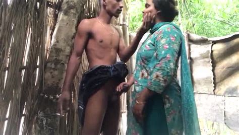 Devor And Bhabhi Go To A Exceptionally Aged Palace And Abruptly Have Fuck A Thon With Dread
