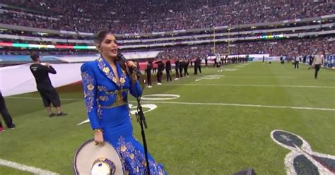 Ana Barbara Se Equivocó Por Tercera Vez Al Entonar El Himno Nacional En