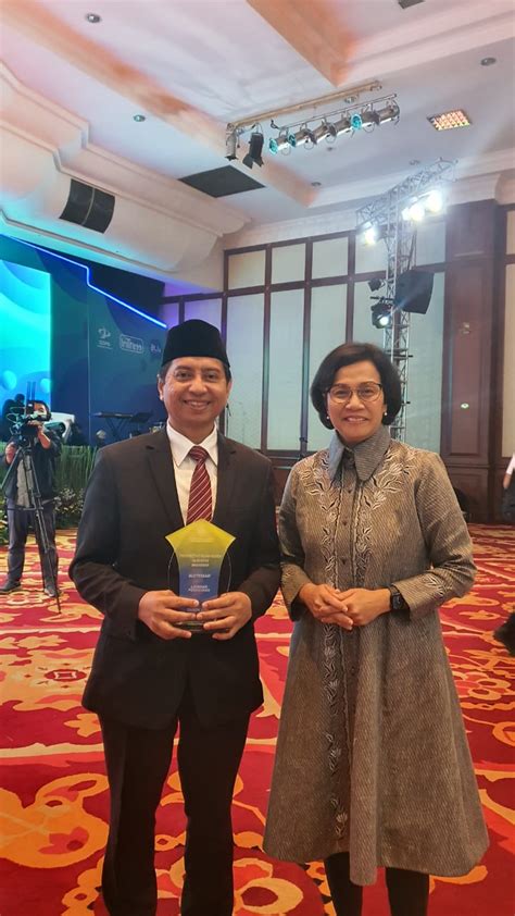 Uin Alauddin Makassar Raih Penghargaan Pengelolaan Blu Terbaik Dari Menteri Keuangan Satu