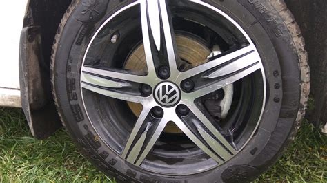 Колпачки колесных болтов — Volkswagen Polo Sedan, 1,6 л, 2016 года ...