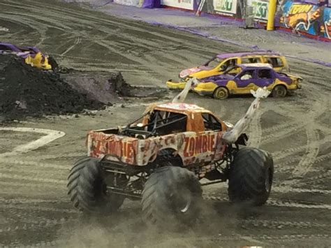 monster truck zombie 2