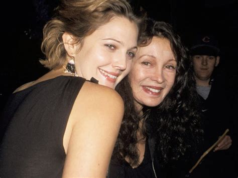 Drew Barrymore Blasts Tabloids for Reporting She Wishes Her Mom Was Dead