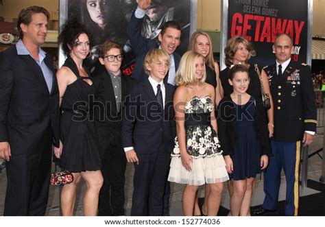 Ethan Hawke Family Getaway Los Angeles Stock Photo 152774036 | Shutterstock