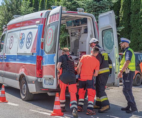 Koszmarny wypadek w Przemyślu 18 latek wjechał w grupę pieszych na